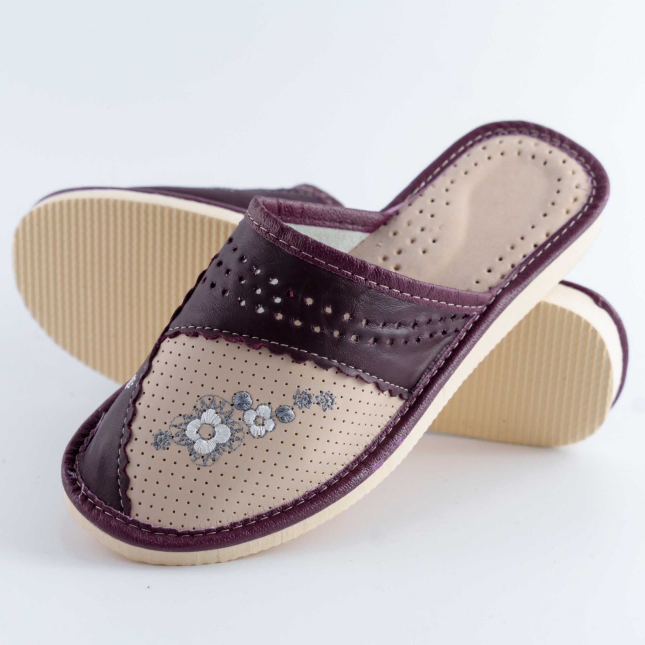 Kapcie damskie z kwiatowym zdobieniem Naturfeet PKC5PU beżowo-bordowe