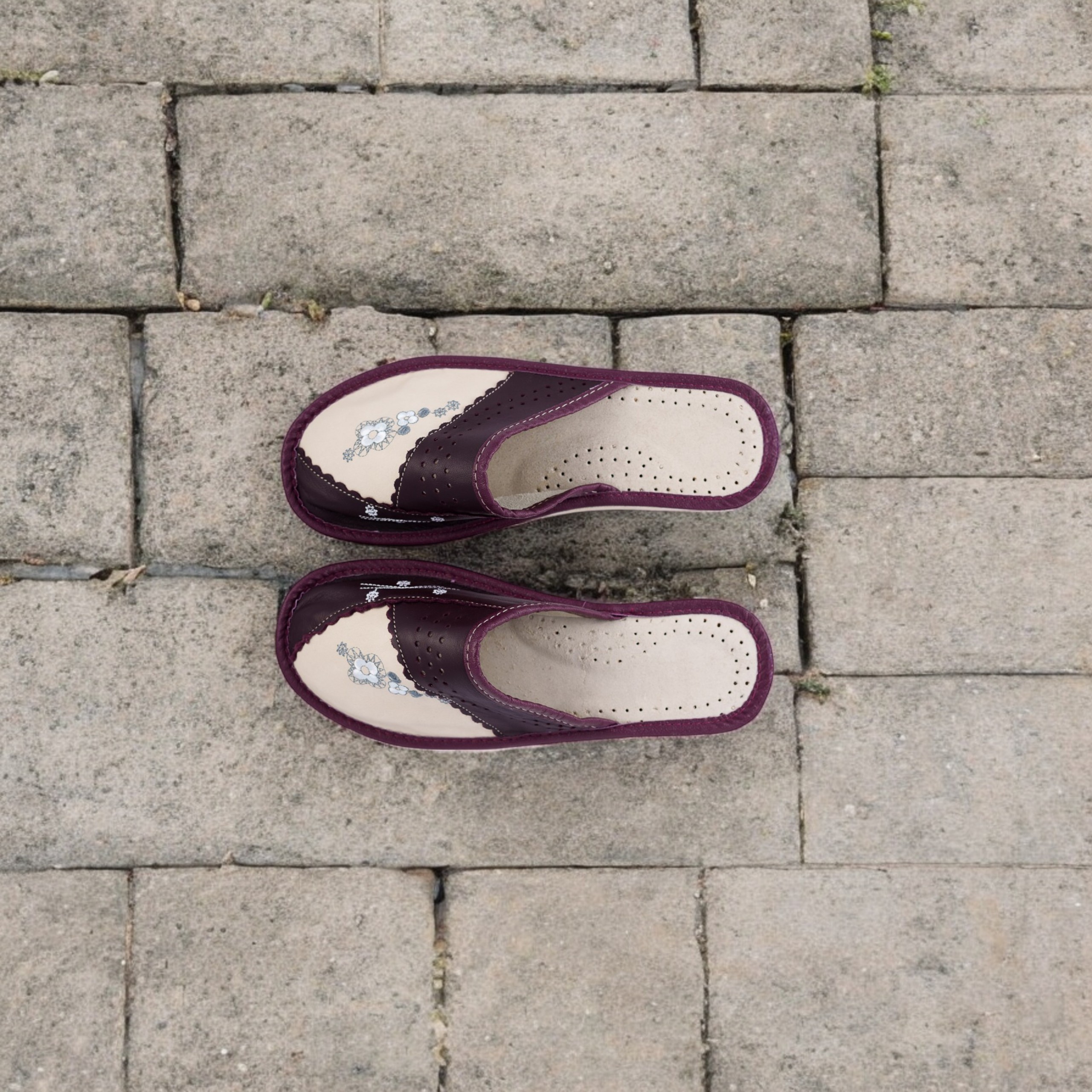 Kapcie damskie z kwiatowym zdobieniem Naturfeet PKC5PU beżowo-bordowe - zdjecie 6