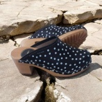 Drewniaki damskie na obcasie w groszki Naturfeet DH7BL czarne - zdjecie 8