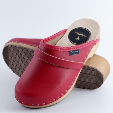 Chodaki damskie na drewnianym obcasie Naturfeet DKC2RE czerwone