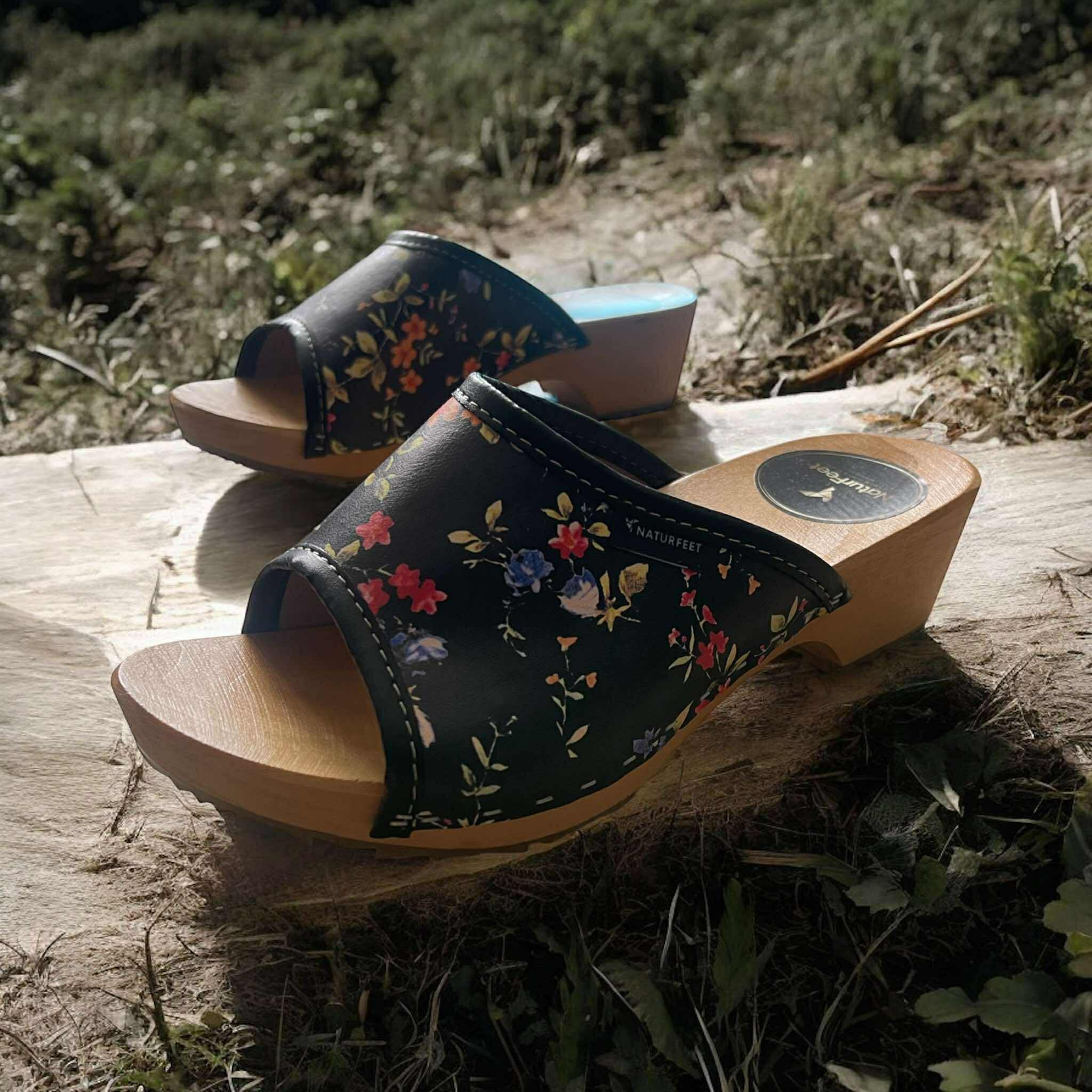 Drewniaki damskie z kwiatowym wzorem Naturfeet DKO5BL czarne - zdjecie 7