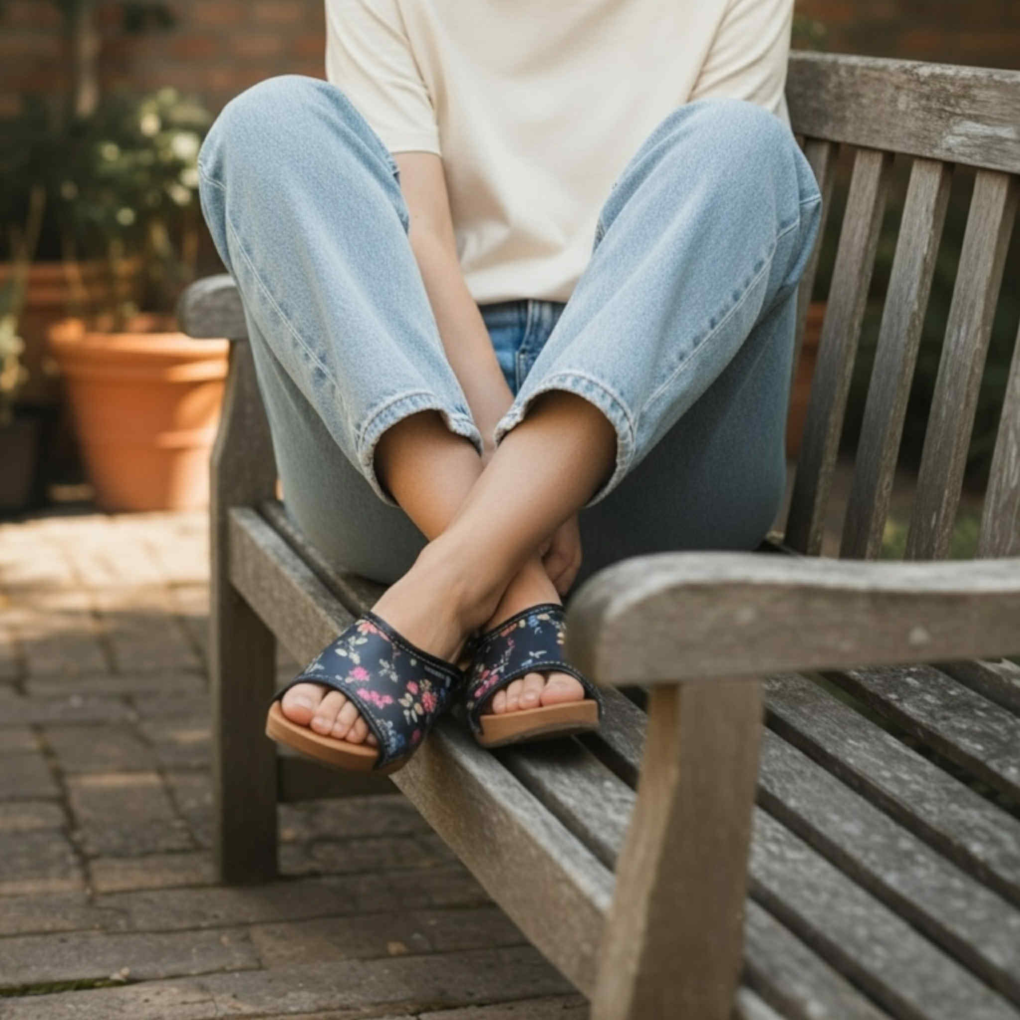 Drewniaki damskie z kwiatowym wzorem Naturfeet DKO5BL czarne - zdjecie 5