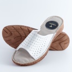 Klapki i sandały damskie Naturfeet KKO2WH białe