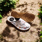 Klapki damskie z kwiatowym wzorem Naturfeet KKC5WH białe - zdjecie 6