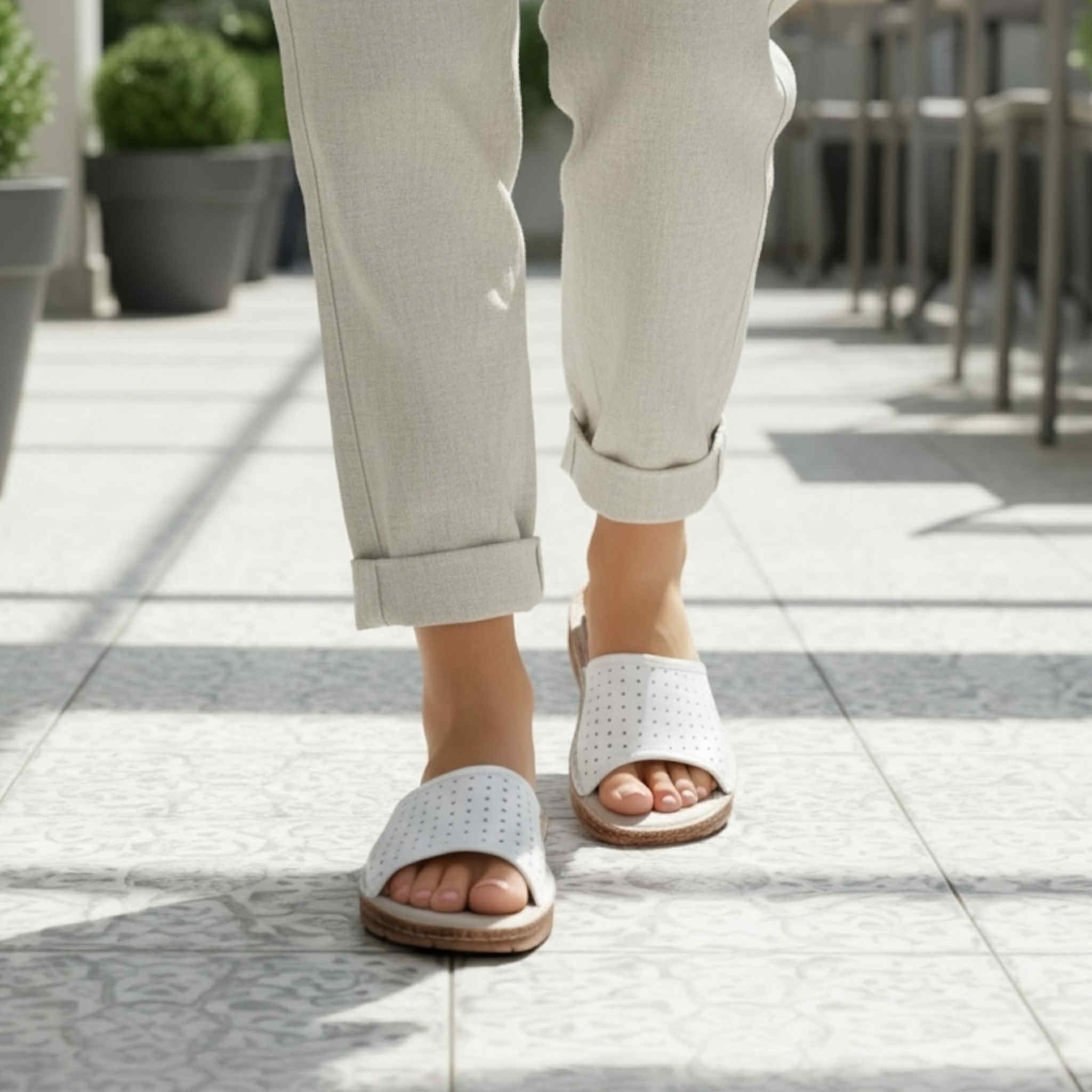 Klapki i sandały damskie Naturfeet KKO2WH białe - zdjecie 6