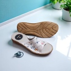 Klapki damskie z kwiatowym wzorem Naturfeet KKO5WH białe - zdjecie 8