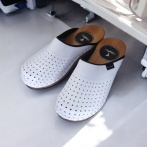 Chodaki medyczne z perforacją Naturfeet MM2WH białe - zdjecie 7