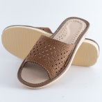 Kapcie damskie z ażurowym wzorem Naturfeet PKO8BR brązowe