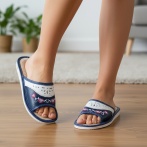 Kapcie damskie z haftem kwiatowym Naturfeet PKO5BL granatowo-kremowe - zdjecie 5