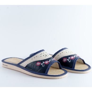 Kapcie damskie z haftem kwiatowym Naturfeet PKO5BL granatowo-kremowe - zdjecie 2