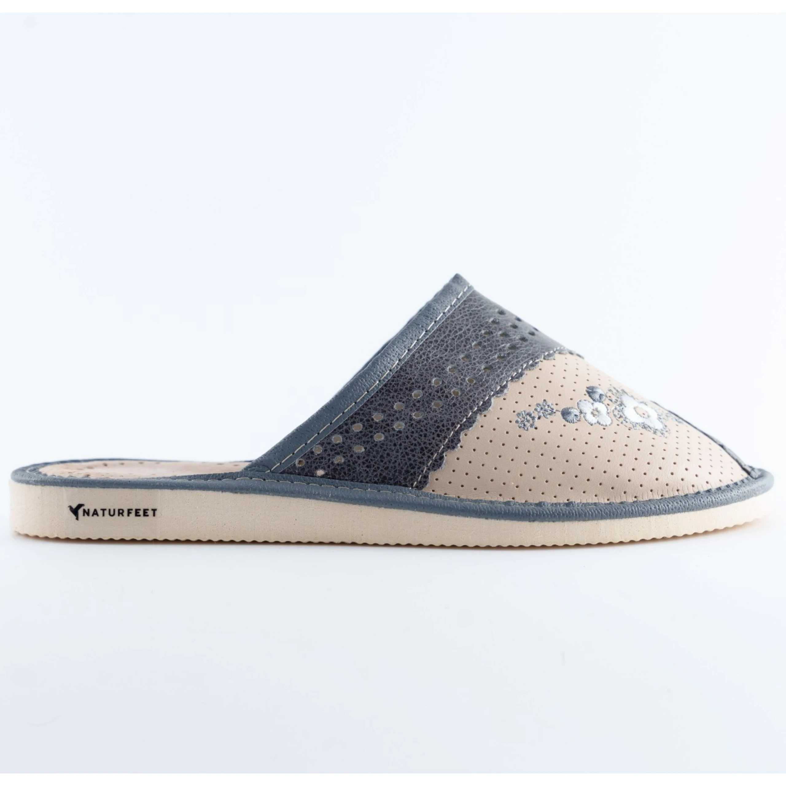 Kapcie damskie z kwiatowym zdobieniem Naturfeet PKC5GR beżowo-szare - zdjecie 4
