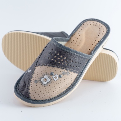 Kapcie damskie z kwiatowym zdobieniem Naturfeet PKC5GR beżowo-szare