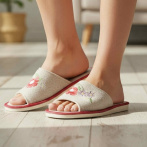 Kapcie damskie z haftem Naturfeet PKO10 - zdjecie 3