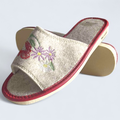 Kapcie damskie z haftem Naturfeet PKO10