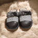 Kapcie damskie z haftem Naturfeet PKW5GR szare - zdjecie 7