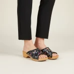 Drewniaki damskie z kwiatowym wzorem Naturfeet DKO5BL czarne - zdjecie 2