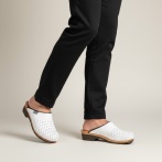 Chodaki medyczne z perforacją Naturfeet MM2WH białe - zdjecie 2