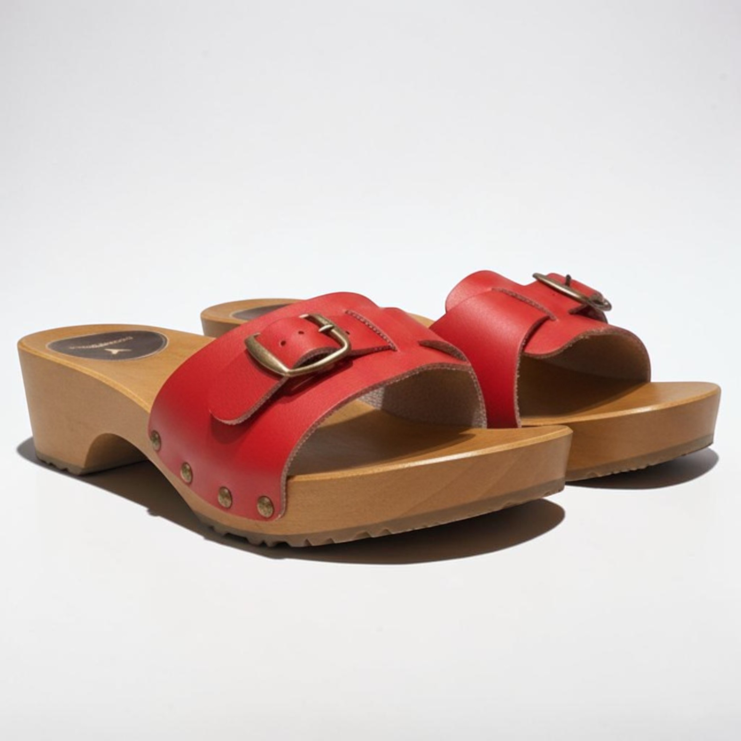 Eleganckie klapki skórzane czerwone regulowane podbicie | Naturfeet KKO3RE