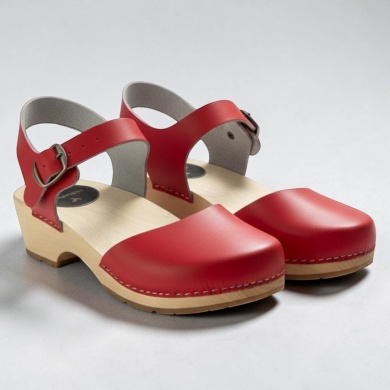 Sandały chodaki skórzane czerwone na drewnie olchowym klapki Naturfeet SK2RE