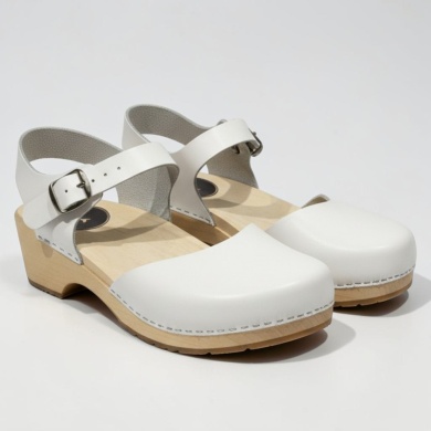Sandały chodaki skórzane białe na drewnie olchowym klapki Naturfeet SK2WH