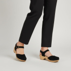 Sandały chodaki ze skóry zamszowej czarne na drewnie olchowym klapki Naturfeet SK8BL - zdjecie 2